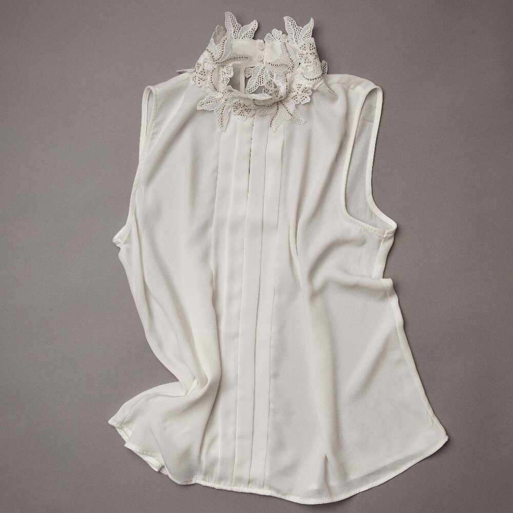 🍋3 for $20🍋 ZARA White Sleeveless Blouse with Statement Neckline Size S